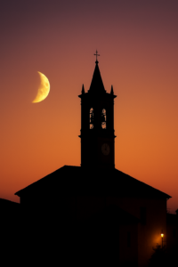 Tra luna e campane